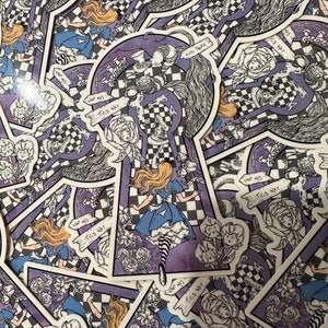 Sticker en vinyle inspiré d'Alice au pays des merveilles – Design trou de serrure – Sticker imperméable pour ordinateurs portables, bouteilles d'eau, journaux et plus