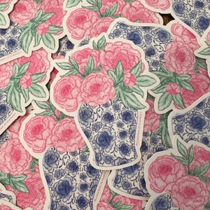 Adesivo de vinil com peônia rosa e gengibre inspirado em Nancy Meyers – Decalque de chinoiserie costeira – Adesivo à prova d'água para laptops e garrafas de água