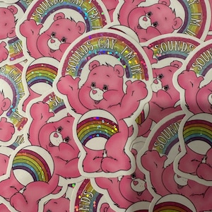 Autocollant en vinyle scintillant Rainbow Pride « Sounds Gay I'm In » Bear Care - Décalcomanie imperméable LGBTQ+ pour ordinateurs portables, bouteilles d'eau, journaux intimes