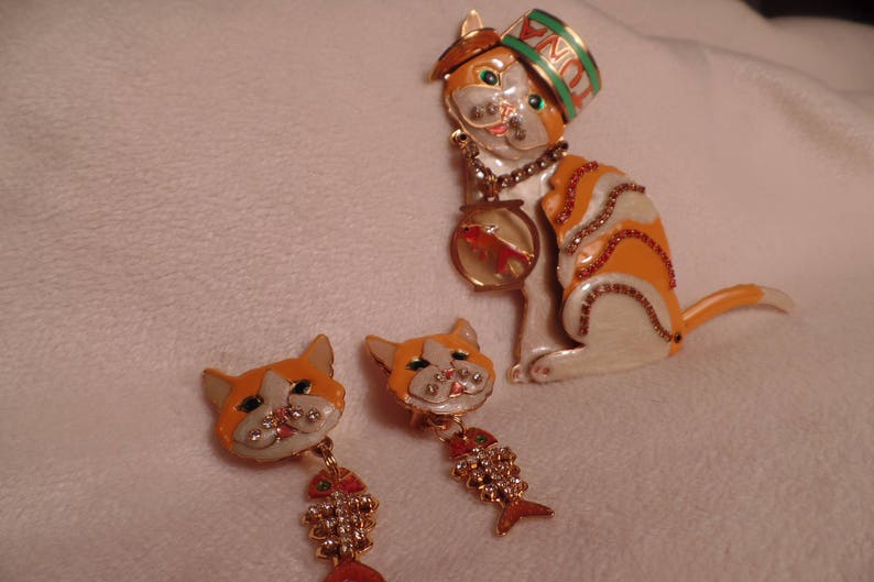 Lunch at the Ritz-Hipster Cat Set