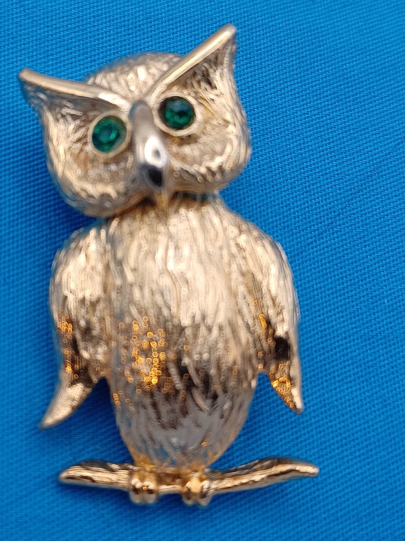 Elegant Owl Brooch - image 1