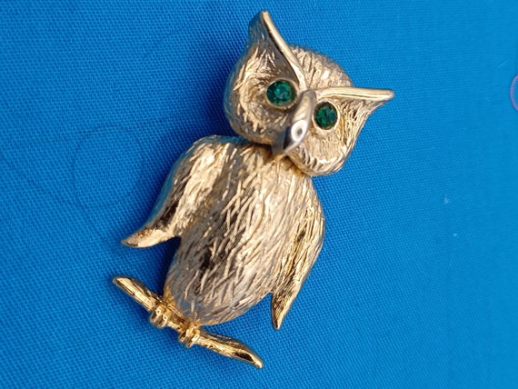 Elegant Owl Brooch - image 2