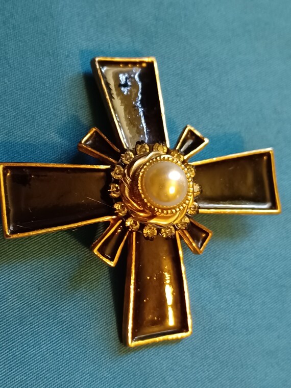 Maltese Cross Brooch - image 2