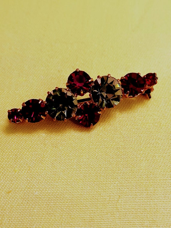 1950s Brooch with Red and Clear Rhinestones