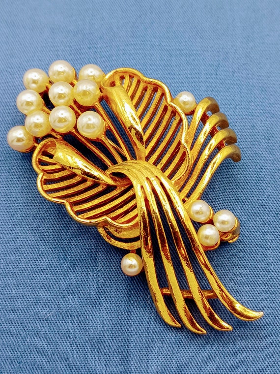 Faux Pearl Brooch