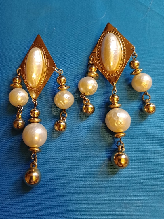 1980s Faux Pearl Earrings