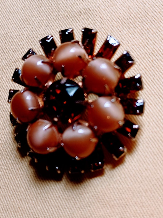 1950s Brooch with Autumn Colors - image 2