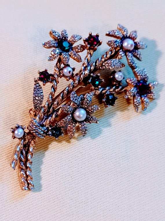 Lovely Floral Brooch