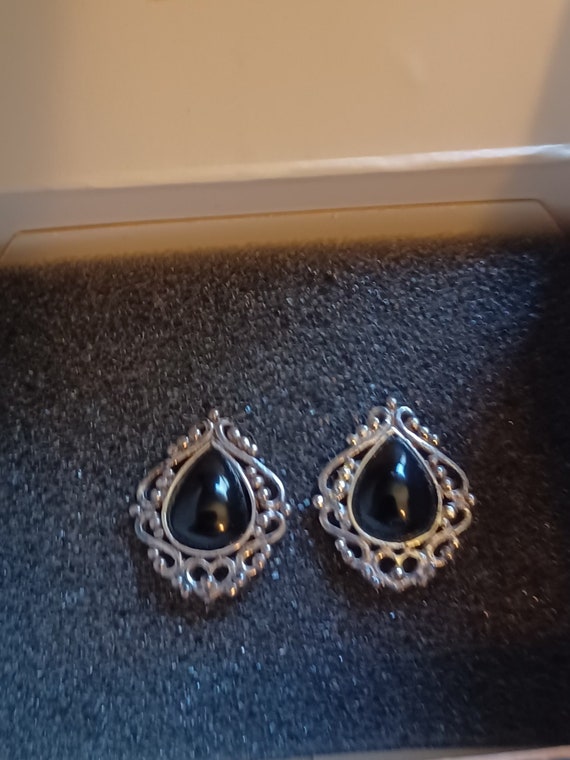 Avon "Sterling Silver and Onyx Earrings" 1995