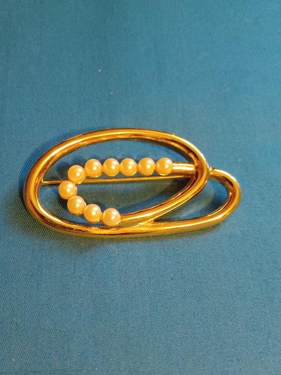 Faux Pearl Brooch