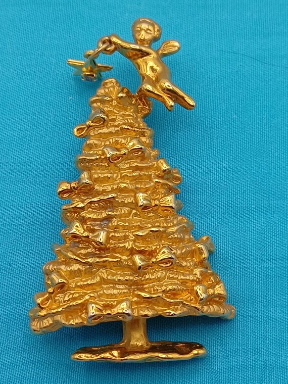 Christmas Tree Pin with Cherub