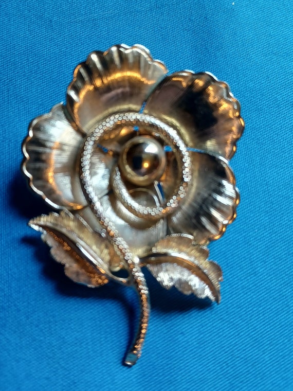 1970s Flower Brooch