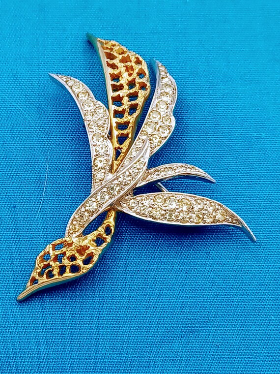 High Style Brooch - image 2