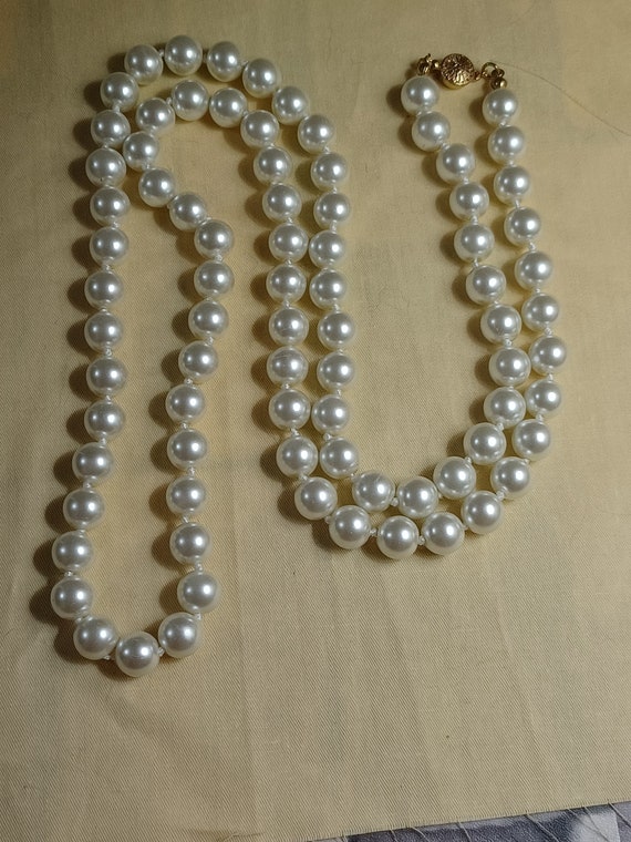 Fabulous Faux Pearl Necklace - image 1