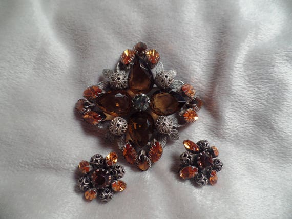 Fabulous Brooch and Earrings Set Signed Joan River