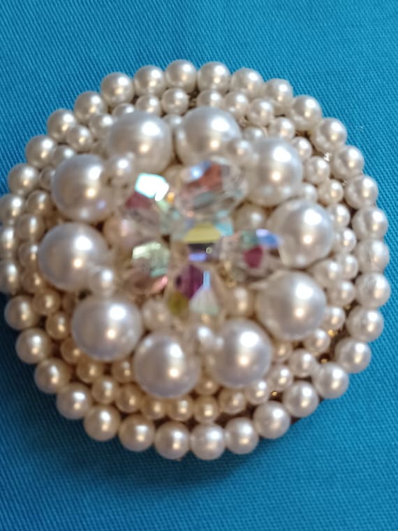 1950s Faux Pearl Brooch - image 1