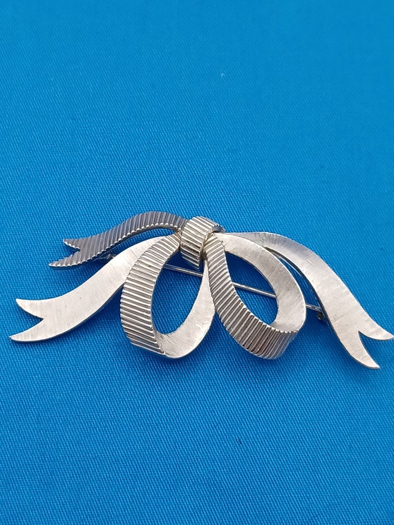 Trifari Brooch with Bow Design