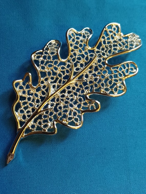 Sarah Coventry "Frosted Leaves" Brooch  1965