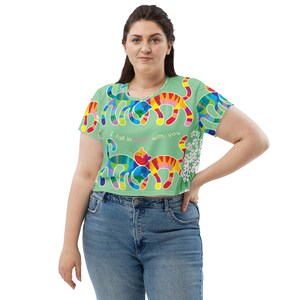Stylish All-Over Print Crop Tee, Women&#39;s Summer Top, Premium Knit Crop Shirt