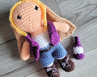 Patrón de crochet Harvest Moon: Muñeca Karen con botella de vino