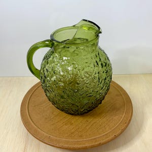 Vintage L.E. Smith Green Glass Pitcher: Mid-Century Textured Jug