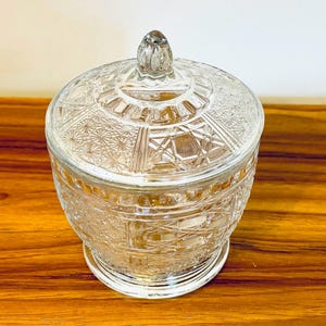 Vintage Indiana Glass Daisy & Cane Lidded Candy Dish – Clear Pressed Glass Canister Jar – Vanity, Dresser, or Kitchen Storage