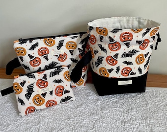 Herbstliche Halloween-Strickprojekttasche im Vintage-Kürbis-Design: Gesteppte Baumwolle, mit Reißverschluss oder Kordelzug