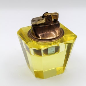 1960&#39;s Italian Glass Table Lighter