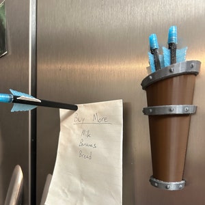 Magnete da frigorifero con fiocco e faretra eccentrici, divertente decorazione da cucina