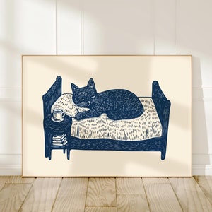 風変わりなベッドの猫のウォールアート、奇妙なレトロな眠そうな猫のアート、猫のコーヒーリノリウムプリント、ボヘミアン寝室の装飾、ミニマリストの猫のイラスト、猫の飼い主へのギフト