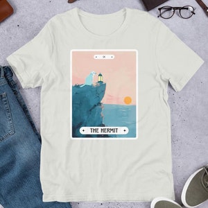 Camiseta con carta del tarot de perro, camiseta del tarot del ermitaño, linda camiseta con gráfico de meme de perro meditador, camiseta unisex de bruja hippie bohemia, regalo de salud mental meditativa
