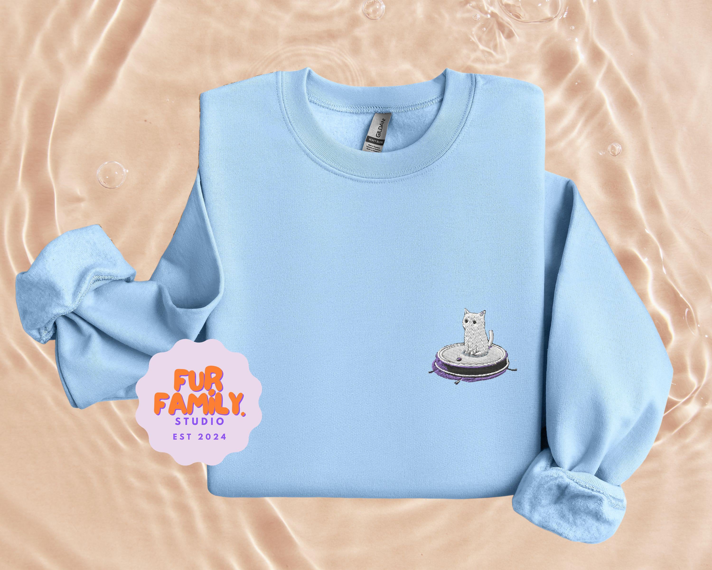 Cute Roomba Cat Embroidered Sweatshirt, Cool Cat Embroidery Kawaii Anime Crewneck, Funny Minimalist Streetwear Sweater, Cat Lover Mom Gift