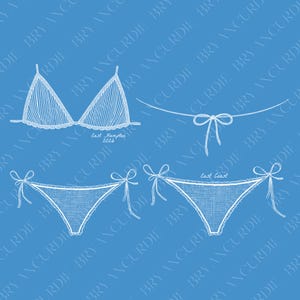 Può includere: Disegno a tratto bianco di un set bikini su sfondo blu. Il set include un top a triangolo, uno slip a stringa e dettagli a fiocco. Il testo include "East Hampton 2026" e "East Coast".