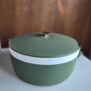 Vintage 1970s, Avocado Green, Olympian Thermoware, Insulated, Locking Container, Hot Cold Picnic, Retro Kitchen, Bowl, Plastic, Unbreakable