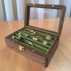Scatola portagioie con fodera in velluto color oliva, contenitore per anelli in noce di lusso, portagioie regalo, scatola portagioie in legno di lusso, scatola portagioie con fodera in velluto