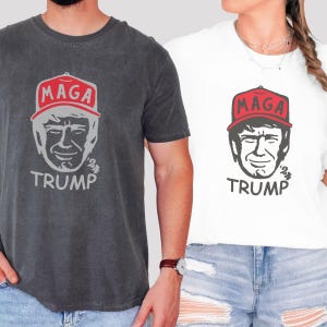 面白い MAGA ハット トランプ 漫画 T シャツ、トランプ支持者へのギフト、トランプ ユーモア T シャツ、トランプ大統領グラフィック T シャツ、MAGA コンフォート カラー シャツ