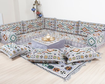 Canapés, majlis arabe, ensemble de canapés personnalisés, canapé arabe gris, sièges au sol traditionnels, canapé et tapis ottomans, décoration d'intérieur marocaine