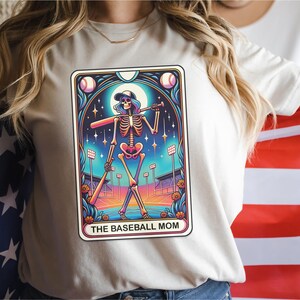 Baseball Mama Tarot Karte Shirt, Baseball Mama Shirt, Skelett Baseball Mama T-Shirt, Muttertagsgeschenk, Baseball Geschenk, Halloween Mama T-Shirt