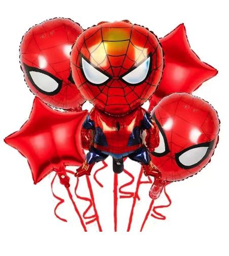 Puede incluir: Un conjunto de globos de aluminio rojos y azules con tem&aacute;tica de Spider-Man. El conjunto incluye un globo grande con la figura de Spider-Man, dos globos con forma de cara y dos globos con forma de estrella. Se adjuntan cintas rojas.