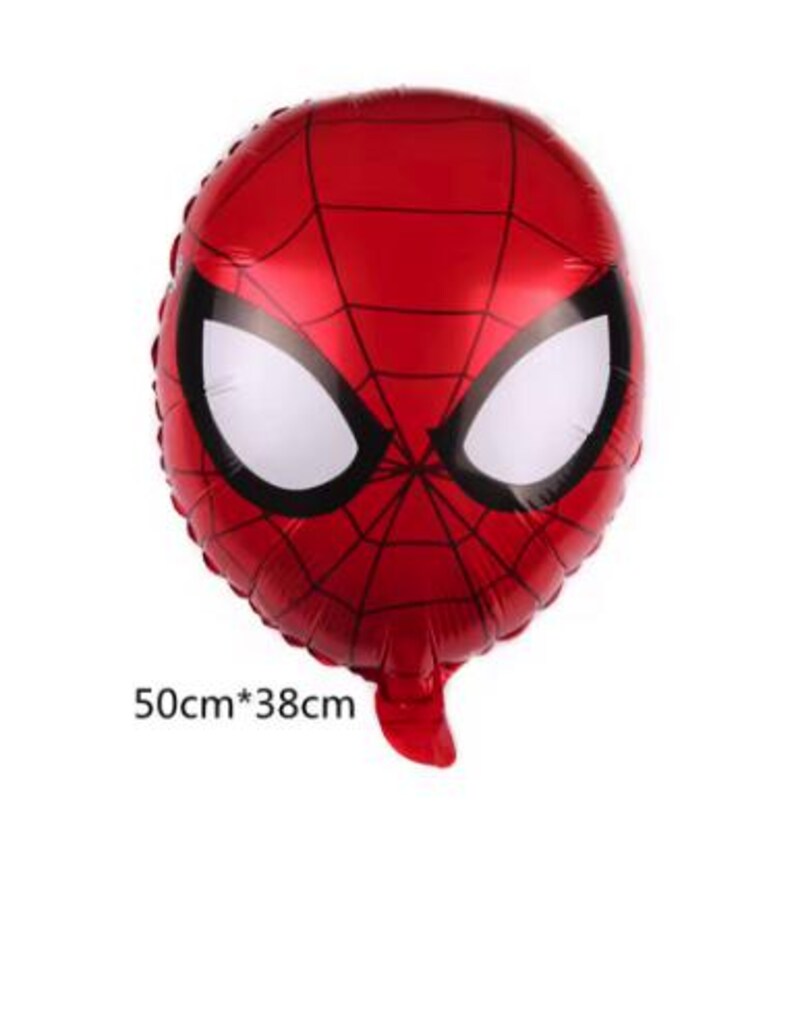 Puede incluir: Globo rojo con forma de cara de Spider-Man, con detalles de telara&ntilde;a negra y formas de ojos blancos. El globo mide 50 cm x 38 cm.