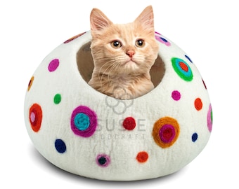 Handmade Felt Cat Cave – Eco-Friendly New Zealand Wool Pet Bed – Cozy Cat House & Hideout – Modern Felted polka doted cave for Indoor Cats