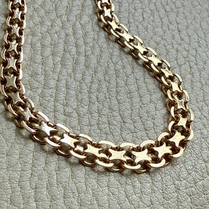 The 1960s era Graduated Star Link Necklace in 18k gold - 18 inch length