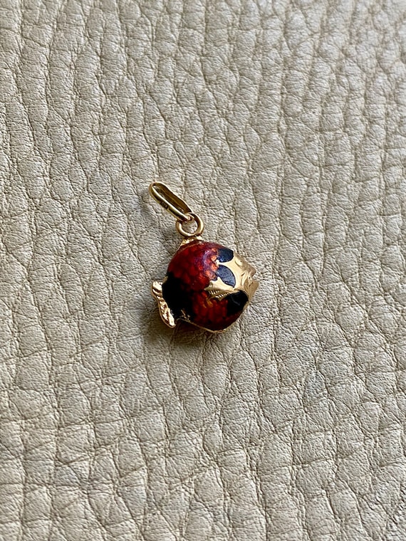 18k gold with red enamel tropical fish pendant or 