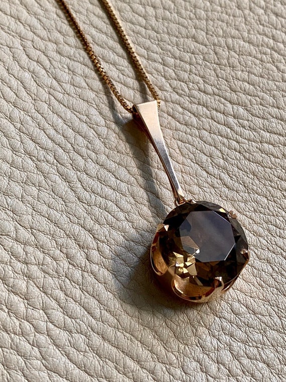 Graceful Smoky Crystal quartz pendant - Solid 14k 