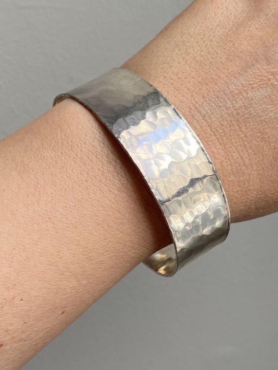 1975 Extra wide heavy hammered texture silver bang