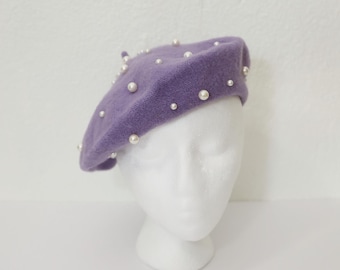 Béret lilas avec perles Béret de perles blanches Chapeau orné de perles Béret en laine de perles Chapeau chaud Béret français Béret de perles lavande décontracté