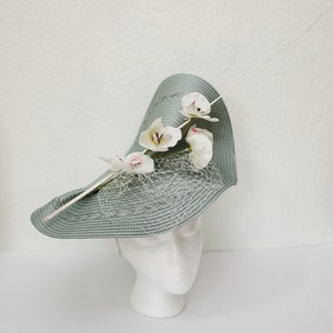 Sage Green Kentucky Derby Hat White Wedding Fascinator Orchid Flower Hat Tea Party Royal Ascot Pale Green Fascinator Pastel Green Hat Veil