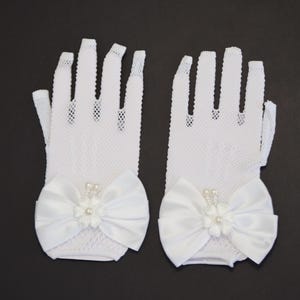 Kids White Fishnet Gloves Bow & Pearl Flower Girl Gloves