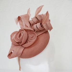 Blush Kentucky Derby Fascinator Dusty Rose Feathers Hatinator Wedding Guest Hat Taupe Bow Hat Pale Pink Fascinator Feathers Veil Mesh Hat