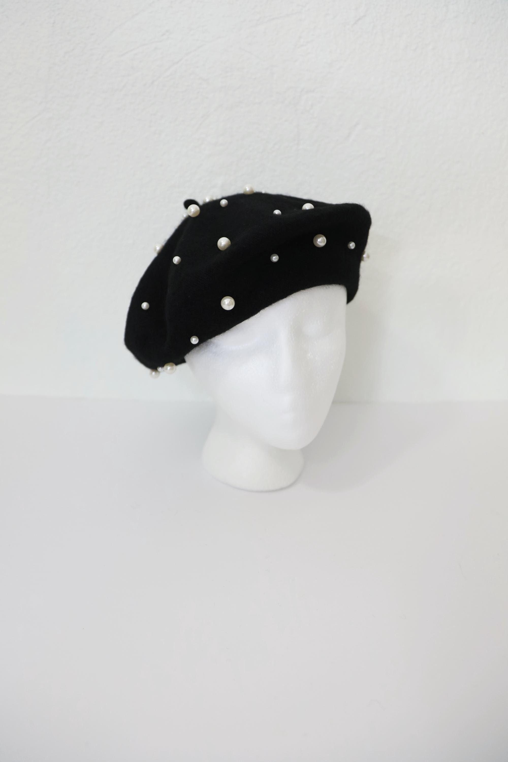 Pearl-Embellished Black Wool Beret - Women Accessories BLING WITH ME BERET – AKIRA main image 3